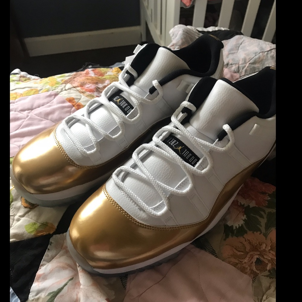 Jordan 11 low Closing Ceremony - Picture 2 of 5
